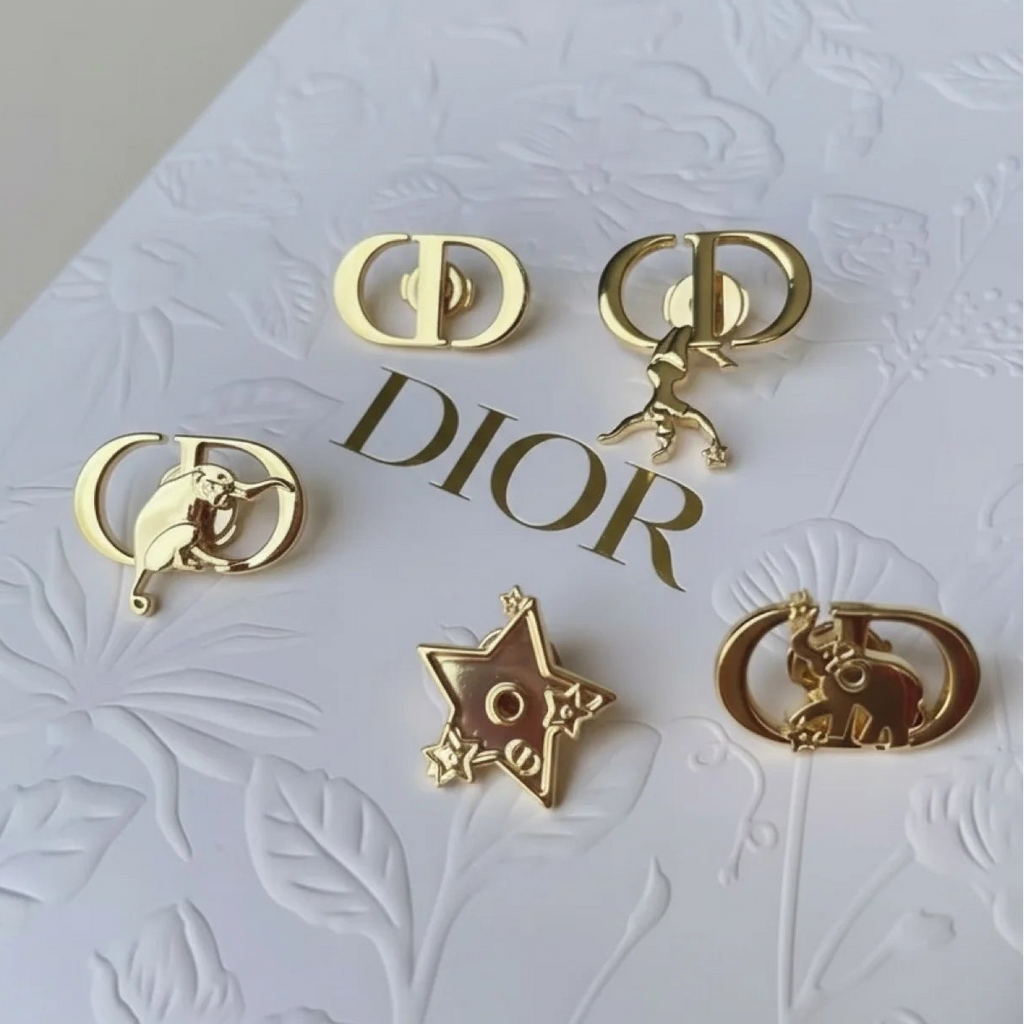 Christian Dior Holiday 2025 Gold Pin Collection (GWP)