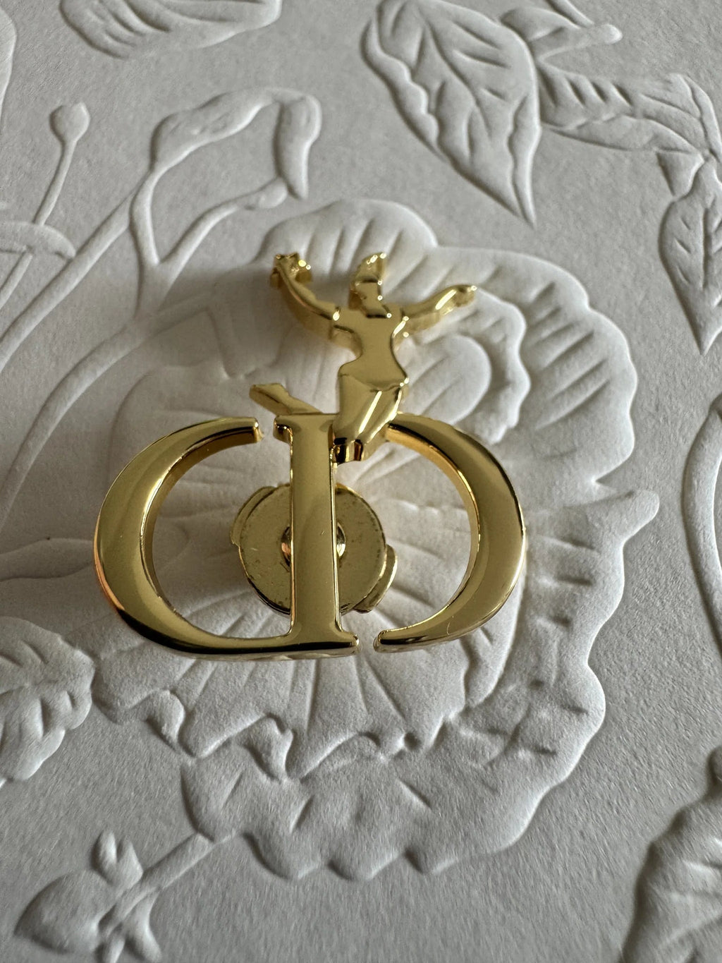 Christian Dior Holiday 2025 Gold Pin Collection (GWP)