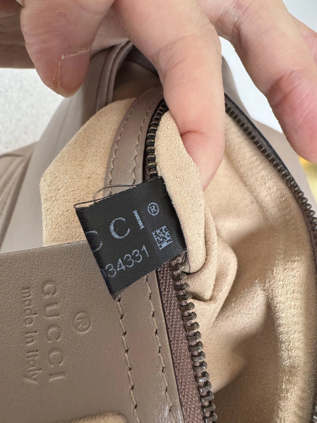 Gucci — GG Marmont Small Top Handle Bag Porcelain / Dusty Nude · Matelassé Chevron Leather · Antique Gold Hardware